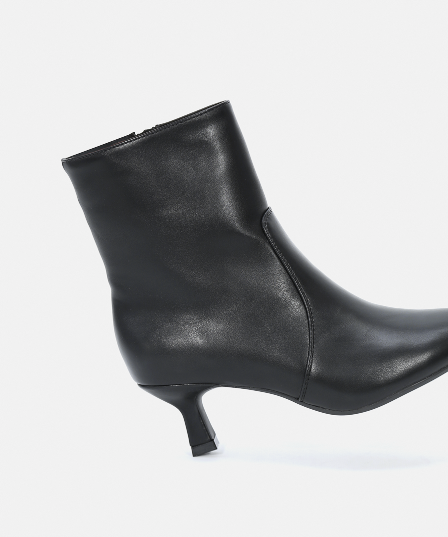 Botins salto kitten image number null